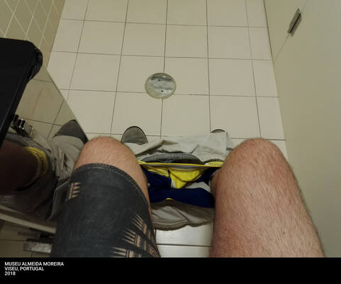 POOP
