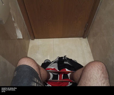 POOP
