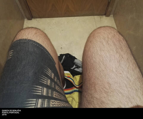 POOP
