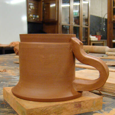 pottery
