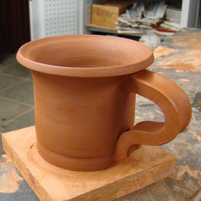 pottery
