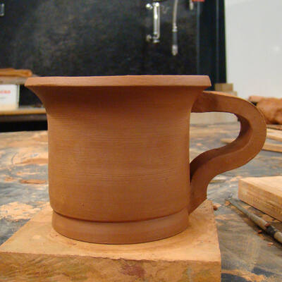 pottery
