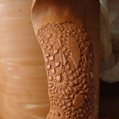 pottery
