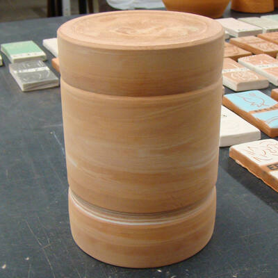 pottery
