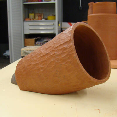 pottery
