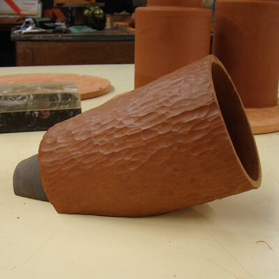 pottery
